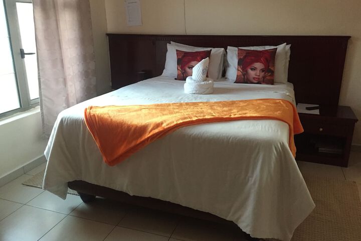 Warm Hands Hotel