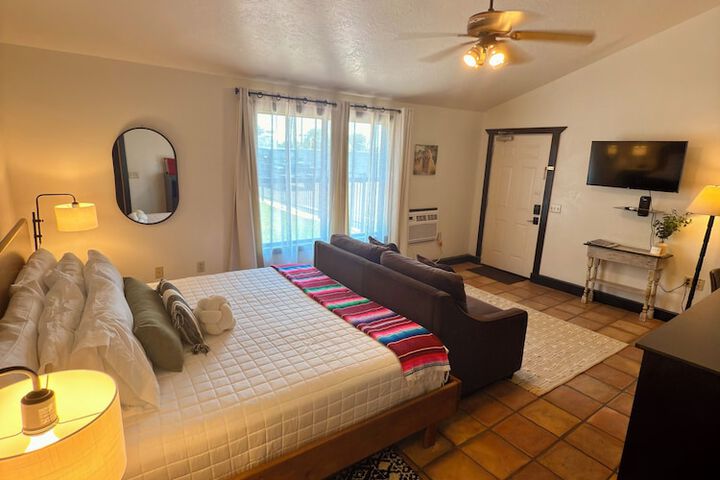 Room 20 of 37