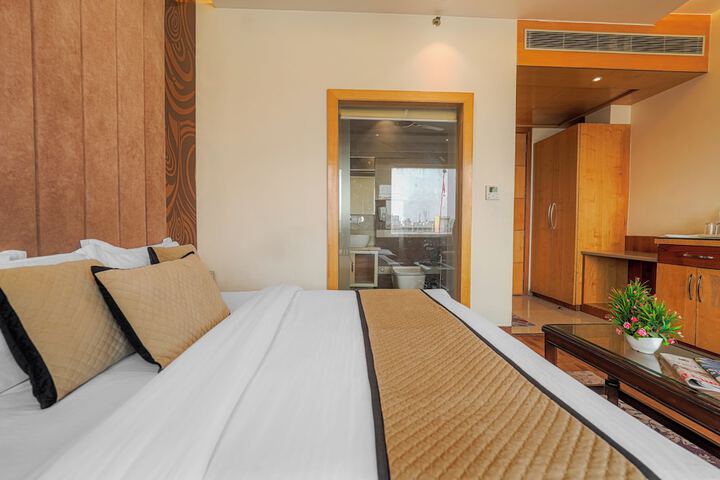 Room 50 of 77