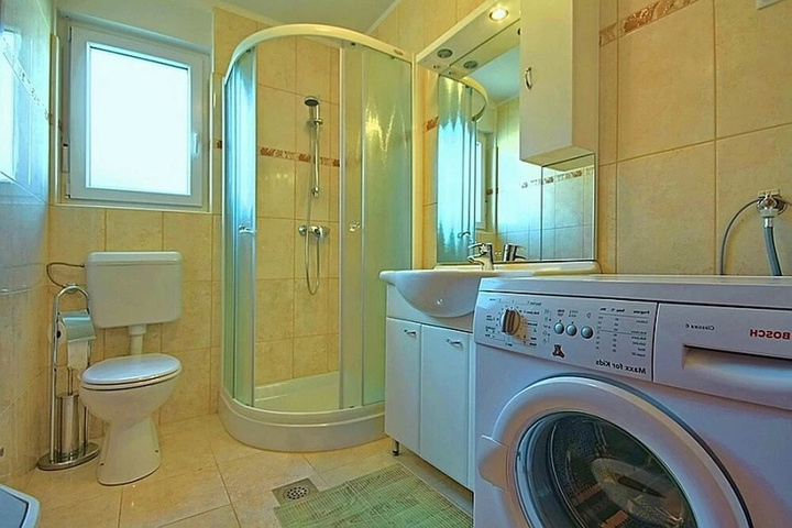 Room 2 of 20