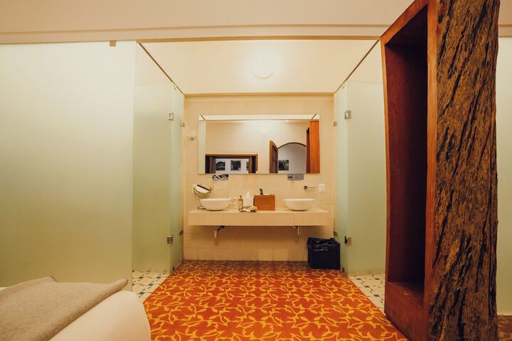 Room 67 of 89
