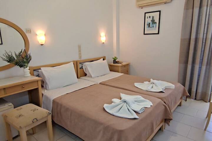Room 8 of 24