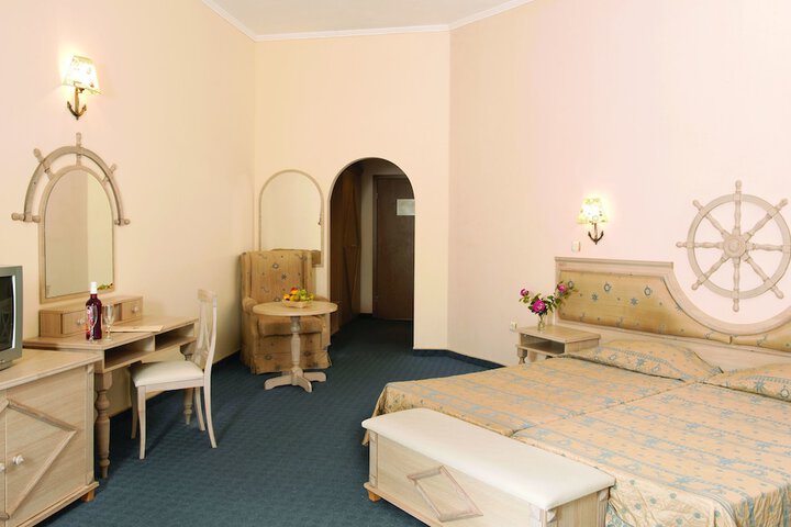 Room 7 of 124