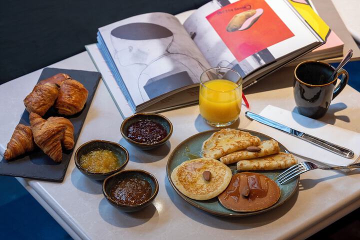 Breakfast/Coffee Service 54 of 61