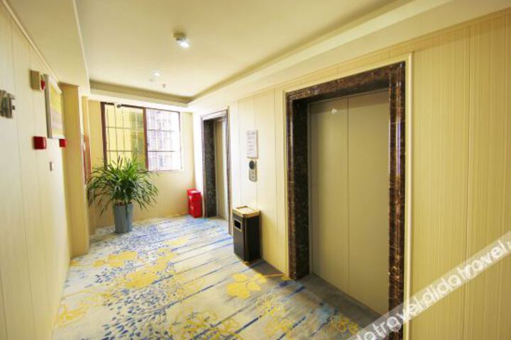 Hotel Interior 8 of 25