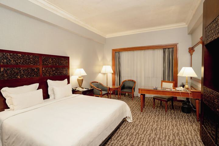 Room 10 of 66