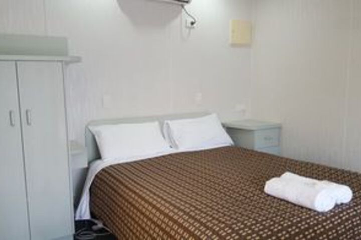 Room 9 of 19