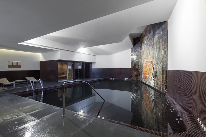 Pool 82 of 105