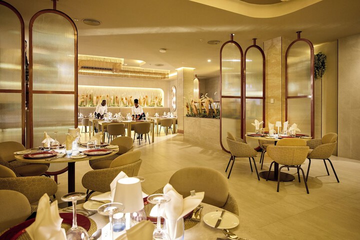 Dining 62 of 97