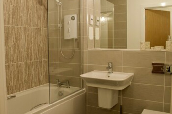 Room 2 of 10