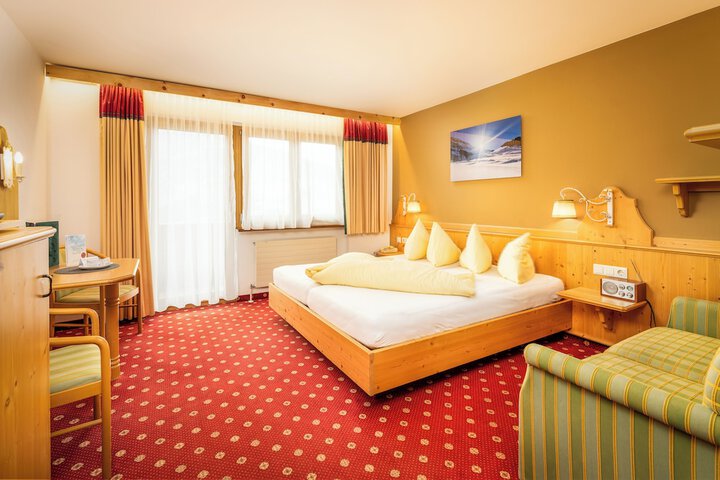 Room 3 of 64