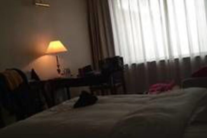 Room 13 of 159
