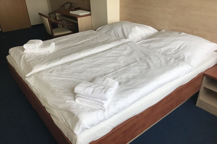 Room 6 of 60