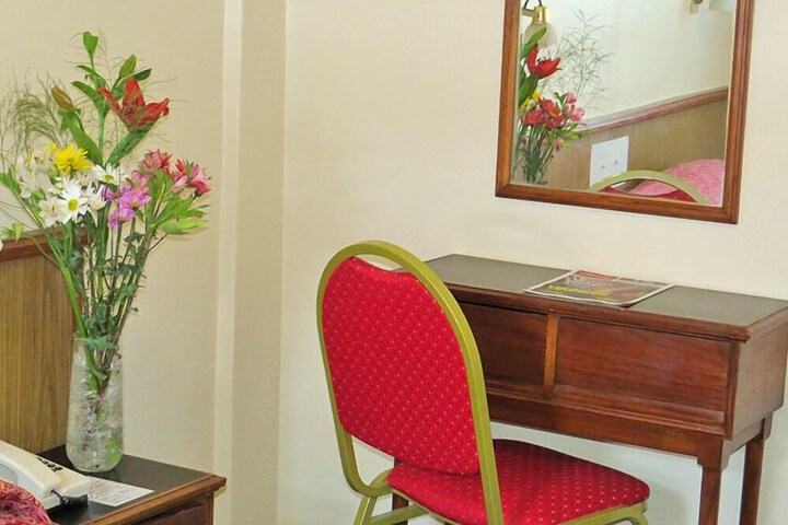 Room 10 of 24