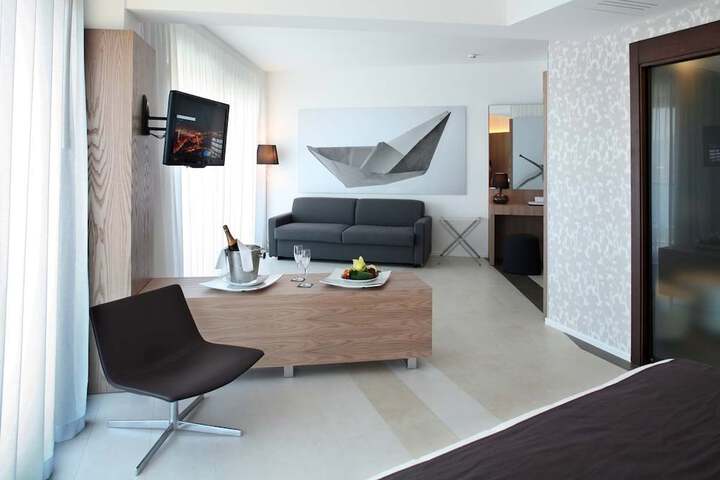 Room 17 of 42