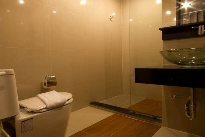 Clean Restrooms
