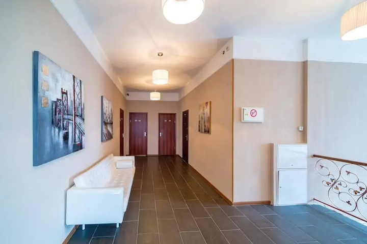 Room 11 of 20