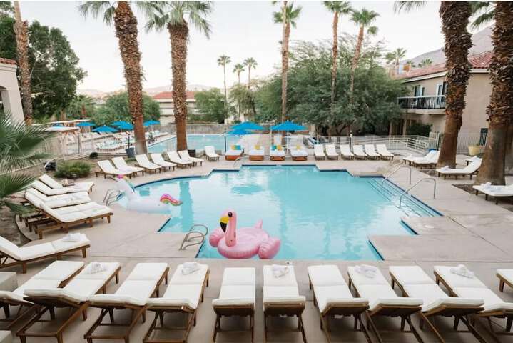 Pool Hotel