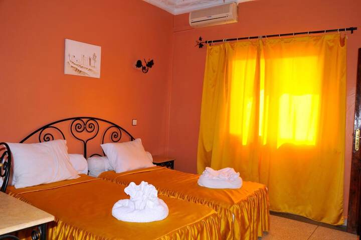 Room 8 of 28