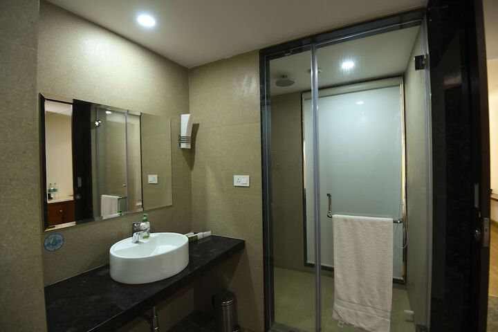Room 9 of 20