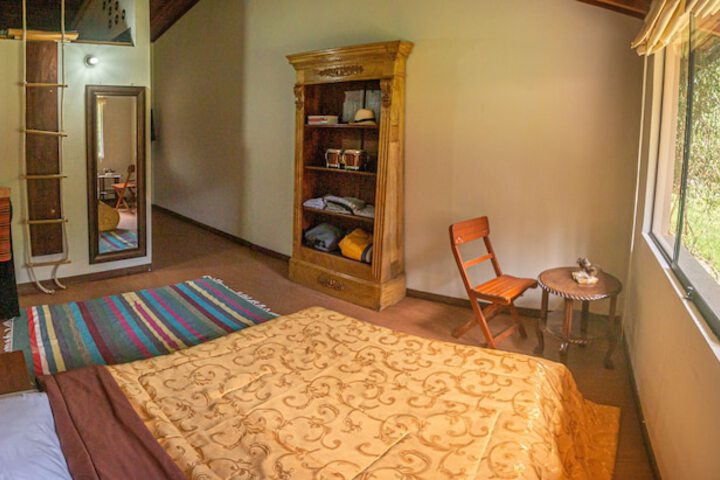 Room 13 of 40