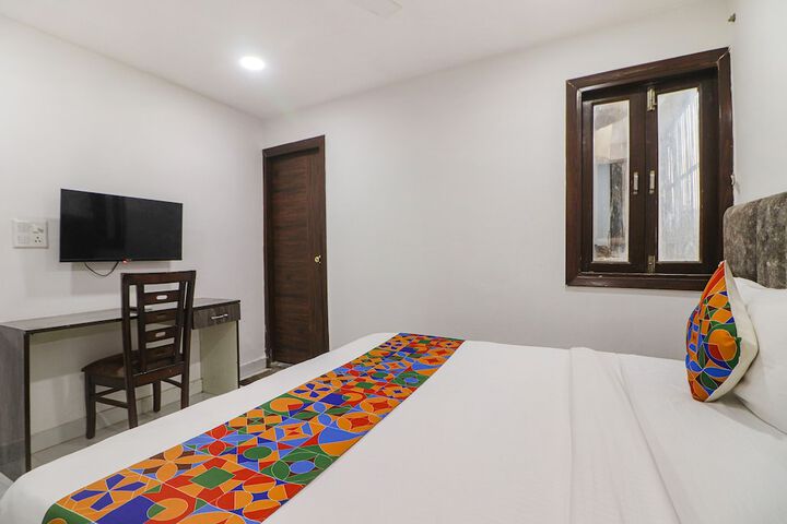 Room 18 of 29