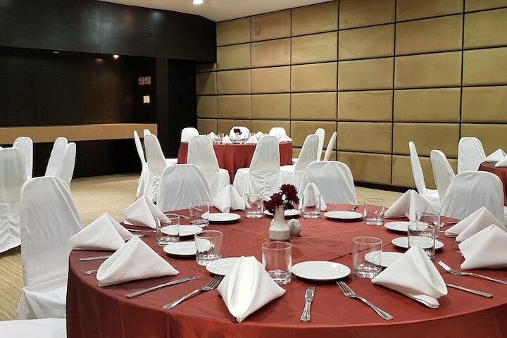 Ballroom/Hall 52 of 65