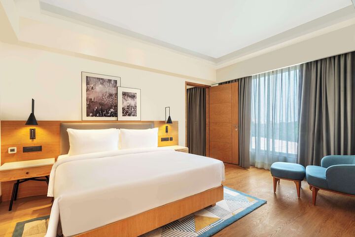 Room 10 of 51