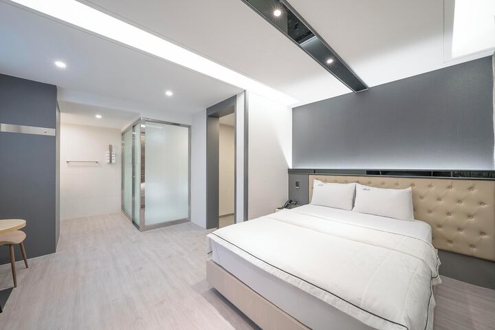 Room 18 of 58