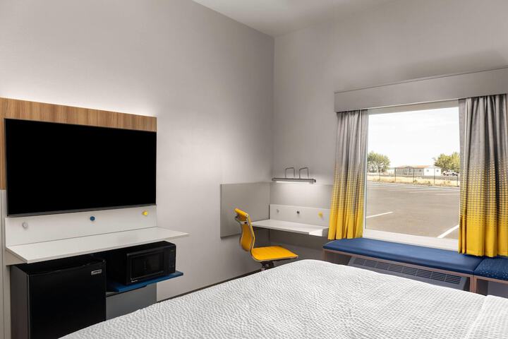 Room 12 of 40