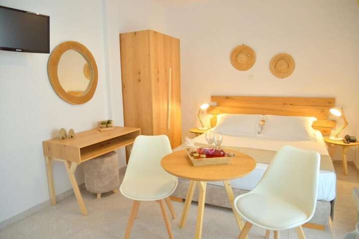 Room 15 of 34