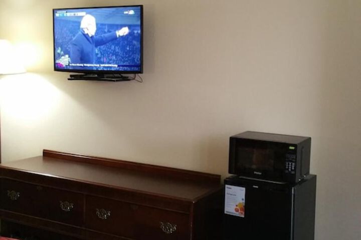 Room 13 of 25