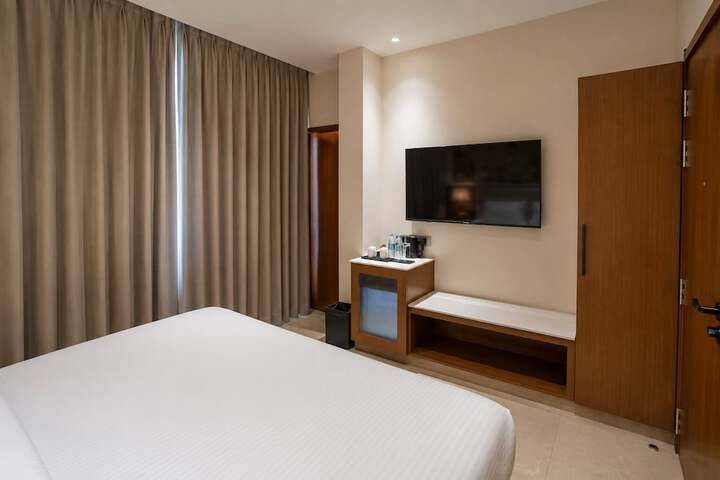 Room 13 of 25