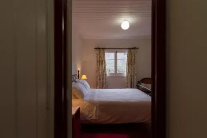 Room 5 of 13