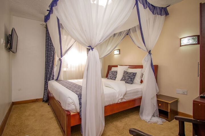 Room 8 of 39