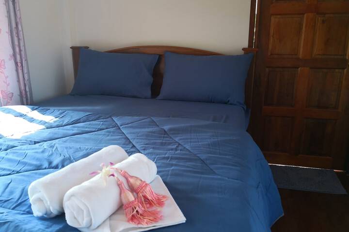 Room 2 of 154