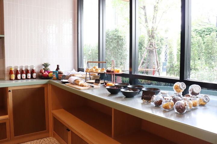 Breakfast/Coffee Service 128 of 155