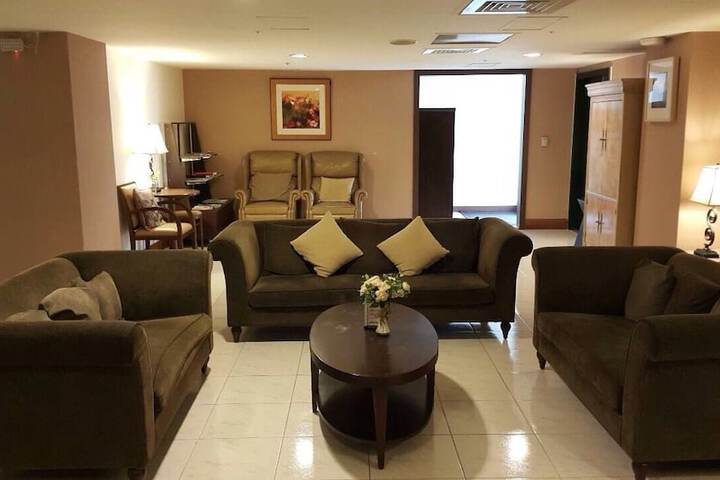Room 16 of 30