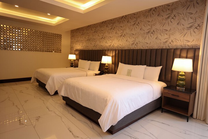 Room 13 of 26