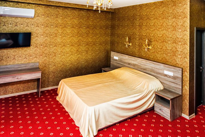 Room 12 of 72
