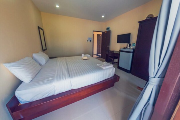 Room 26 of 99
