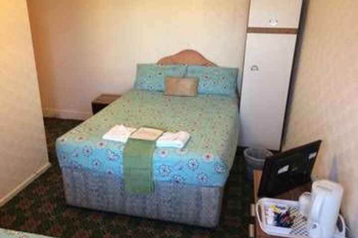 Room 72 of 149