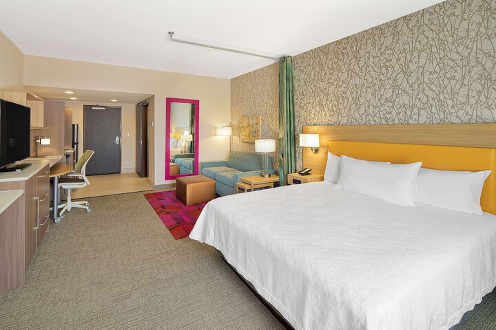 1 King Bed Studio Suite (5 of 17)
