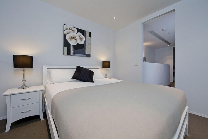Room 9 of 30
