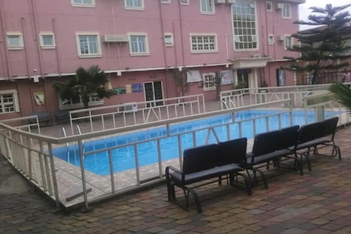 Pool 10 of 19