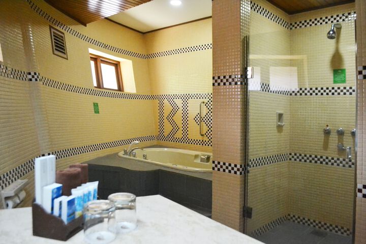 Room 20 of 43