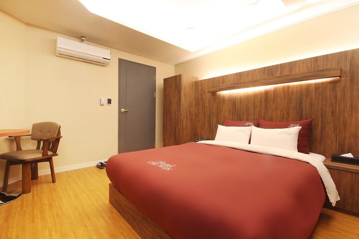 Room 37 of 127
