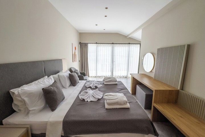 Room 12 of 130