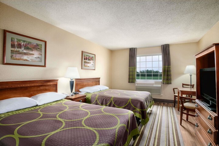 2 Double Beds (6 of 6)