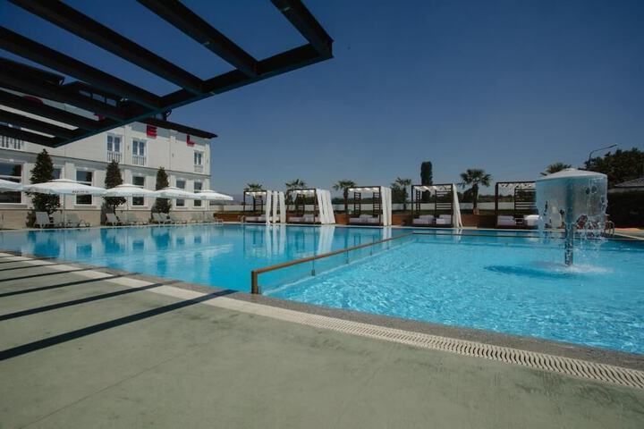 Pool 31 of 70